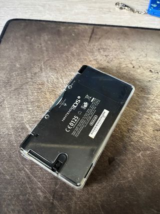 Nintendo DSi Negra + 3 Juegos / Nicole