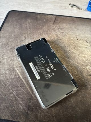 Nintendo DSi Negra + 3 Juegos / Nicole