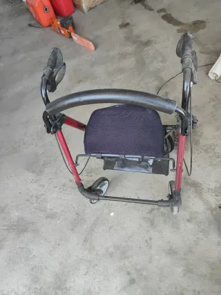 Andador 4 ruedas con cesta