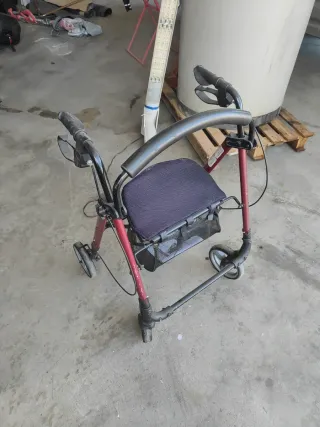 Andador 4 ruedas con cesta