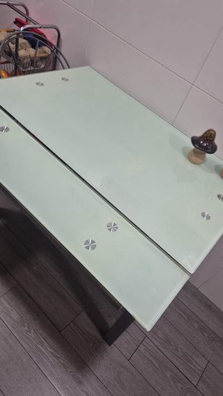 Mesa de cocina con 4 sillas