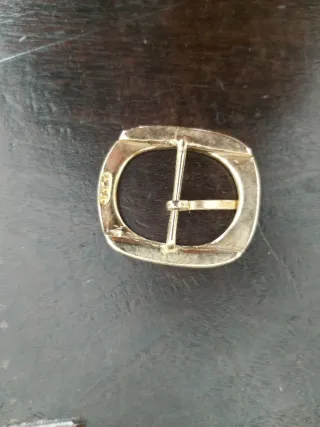 Hebilla de cinturón dorada