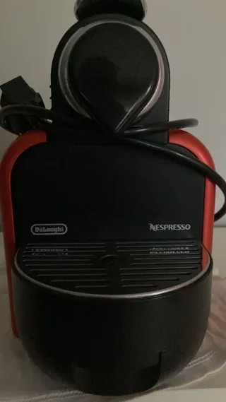 Cafetera Nespresso Roja y Negra NO FUNCIONA