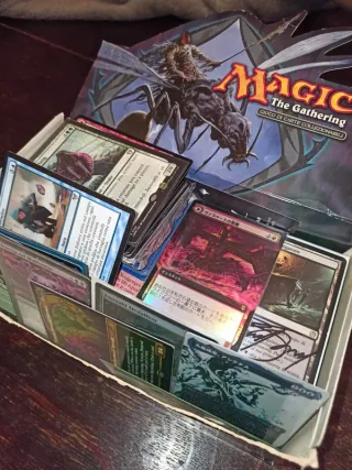 Lotto carte Magic MTG + Pokemon omaggio