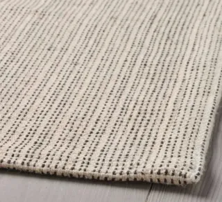 Alfombra Ikea Beige y Negra 1.10x1.70