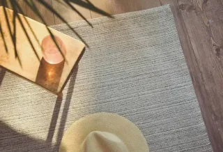 Alfombra Ikea Beige y Negra 1.10x1.70