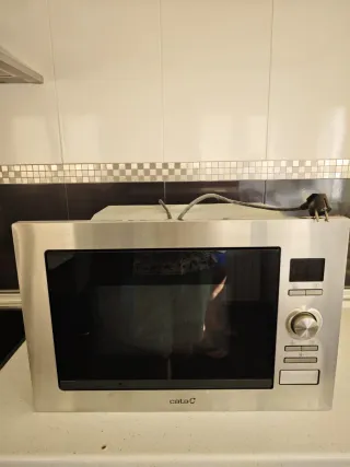 Microondas integrable Cata MC 25D