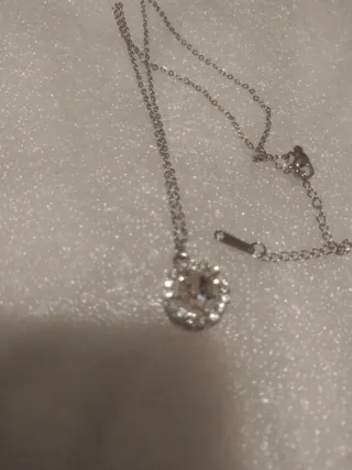 Collar de acero con colgante de circonita