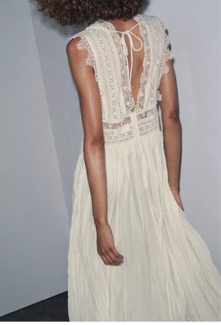 Vestido Zara encaje plisado beige