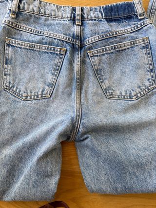 Vaqueros Mom Mango Talla 34