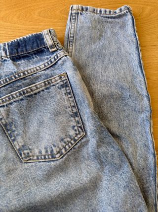 Vaqueros Mom Mango Talla 34