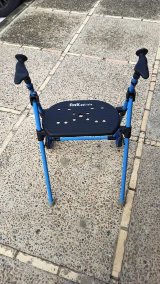 Andador para adultos azul