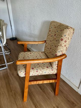 Butaca vintage madera floral