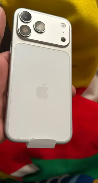 iPhone 17 Pro Max Plata Sin cargador