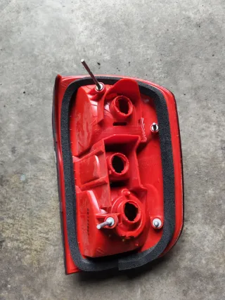 Faro Trasero Izquierdo Toyota Rav4 3 Puertas