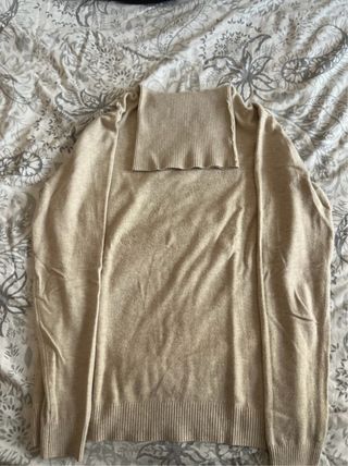 Jersey negro ,Beige y azul grisáceo de cuello alto