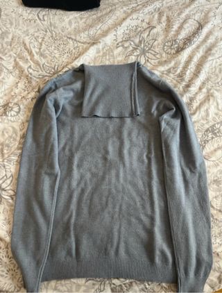 Jersey negro ,Beige y azul grisáceo de cuello alto