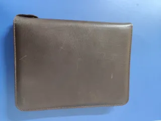 Porta agenda marrón con cremallera