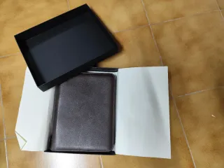 Porta agenda marrón con cremallera