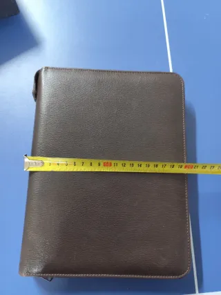Porta agenda marrón con cremallera