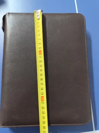 Porta agenda marrón con cremallera