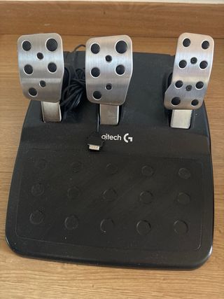Volante, Pedales y Cambio Logitech PS5/PC/PS4