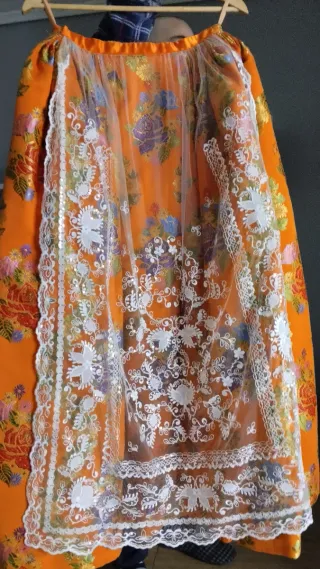 Traje de Fallera naranja