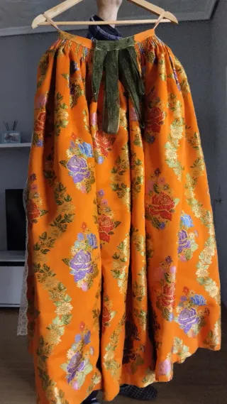 Traje de Fallera naranja