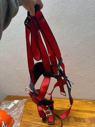 Casco, Arnés y Absorbedor Trabajo Altura