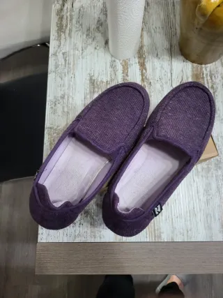 Zapatillas de casa Rockdove Moradas. Con poco uso.