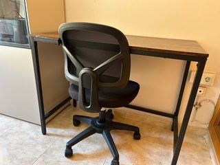 Vendo escritorio y silla de oficina por mudanza.