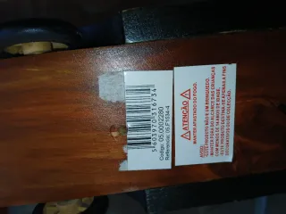 Coche de madera artesanal