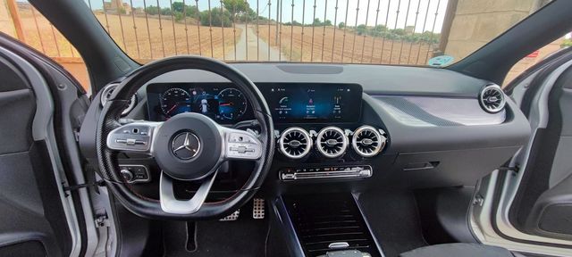 Mercedes-Benz GLA 200 AMG 2021 LED