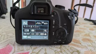 Cámara Canon EOS 4000D Negra