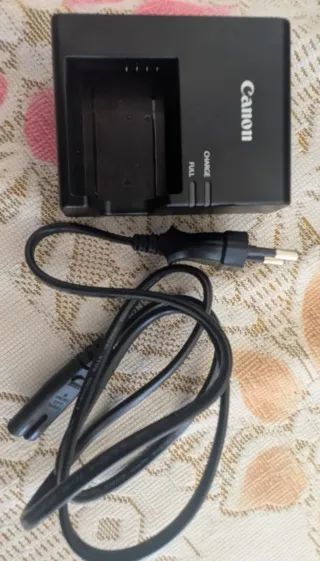 Cámara Canon EOS 4000D Negra