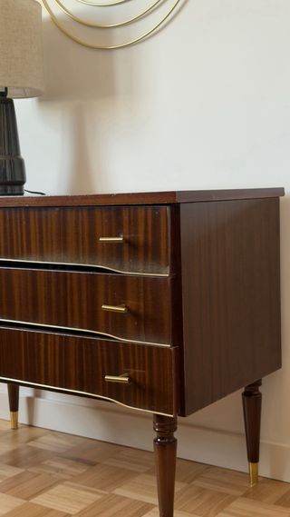 Cómoda y mesitas de noche Vintage