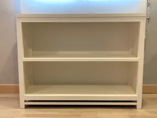 Estantería blanca de madera