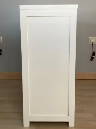 Estantería blanca de madera