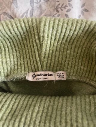 Jersey verde de cuello alto