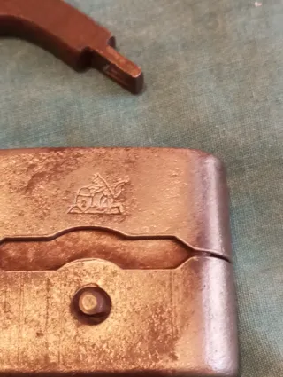 Candado antiguo con llave