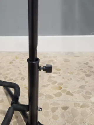 Soporte de pie ajustable para guitarra