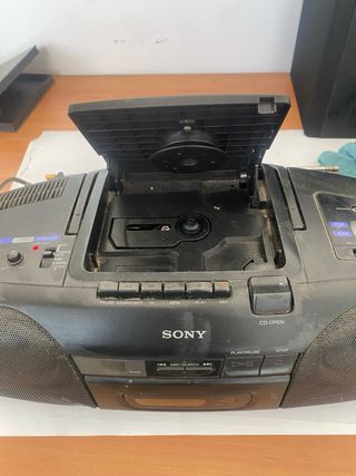 Radiocasete CD Sony CFD-8