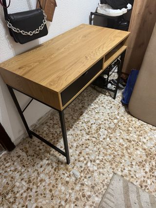 Escritorio madera y metal con cajón