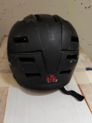 Casco de skate negro