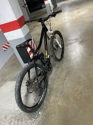 Bicicleta Kona Doble Suspensión