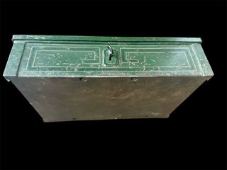 Antica scatola forziere cassaforte