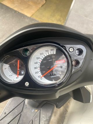 Derbi Variant Sport 49cc Scooter 7000 km reestreno