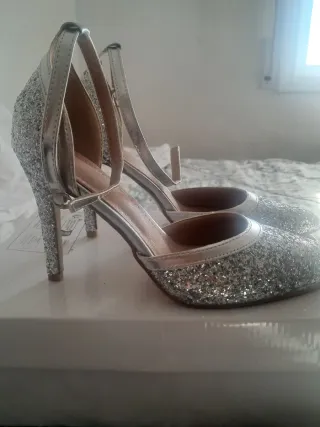 Zapatos de fiesta plateados talla 41