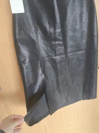 Falda polipiel negra de mulaya