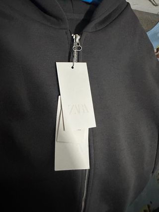 Chaqueta Zara gris con cremallera